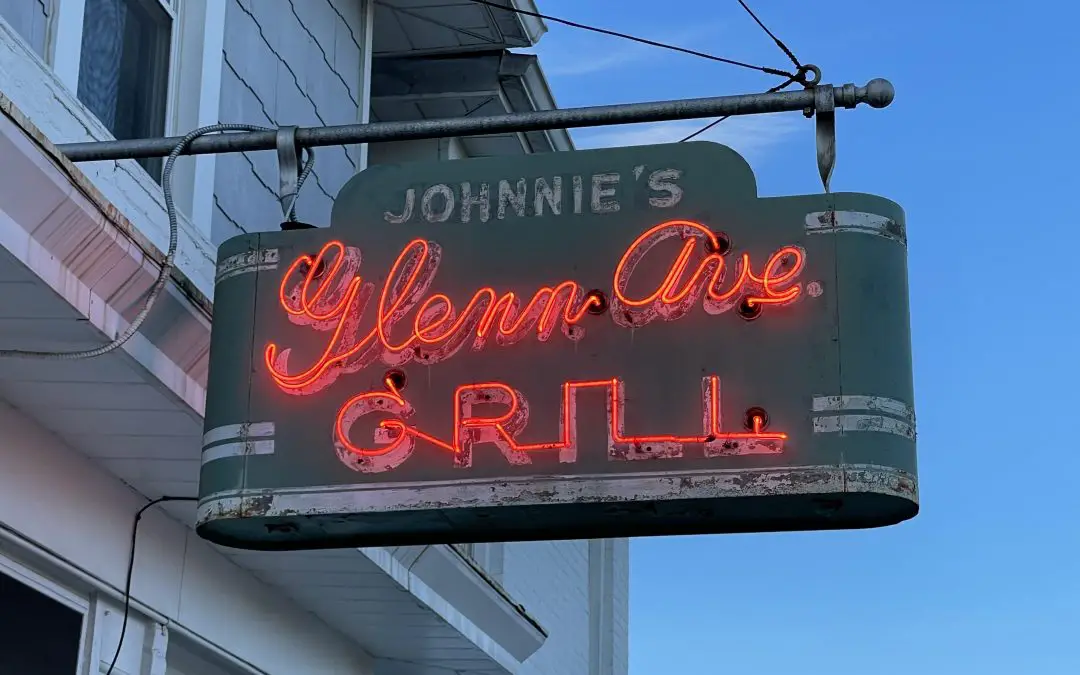 Johnnie’s Glenn Avenue Grill