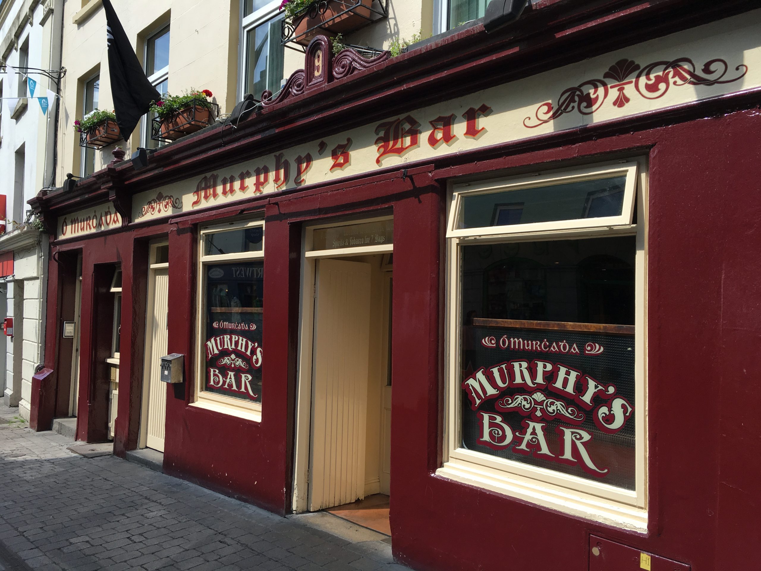 Murphy's Bar - Galway Dive Bar Exterior