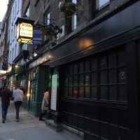 Ye Olde Cheshire Cheese - London Pub - Outside