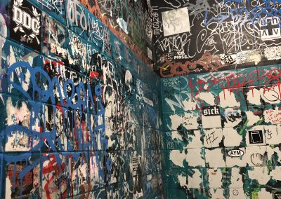 Billymark's West - New York Dive Bar - Bathroom