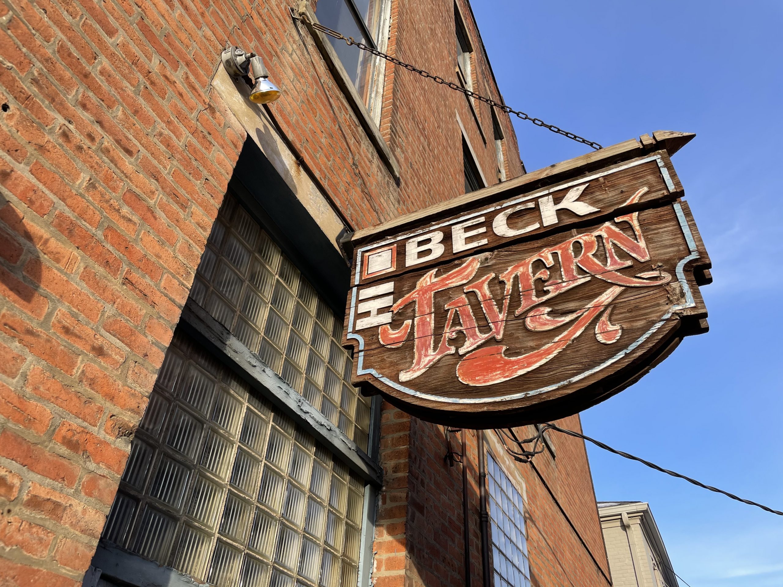 High Beck Tavern - Columbus Dive Bar - Sign