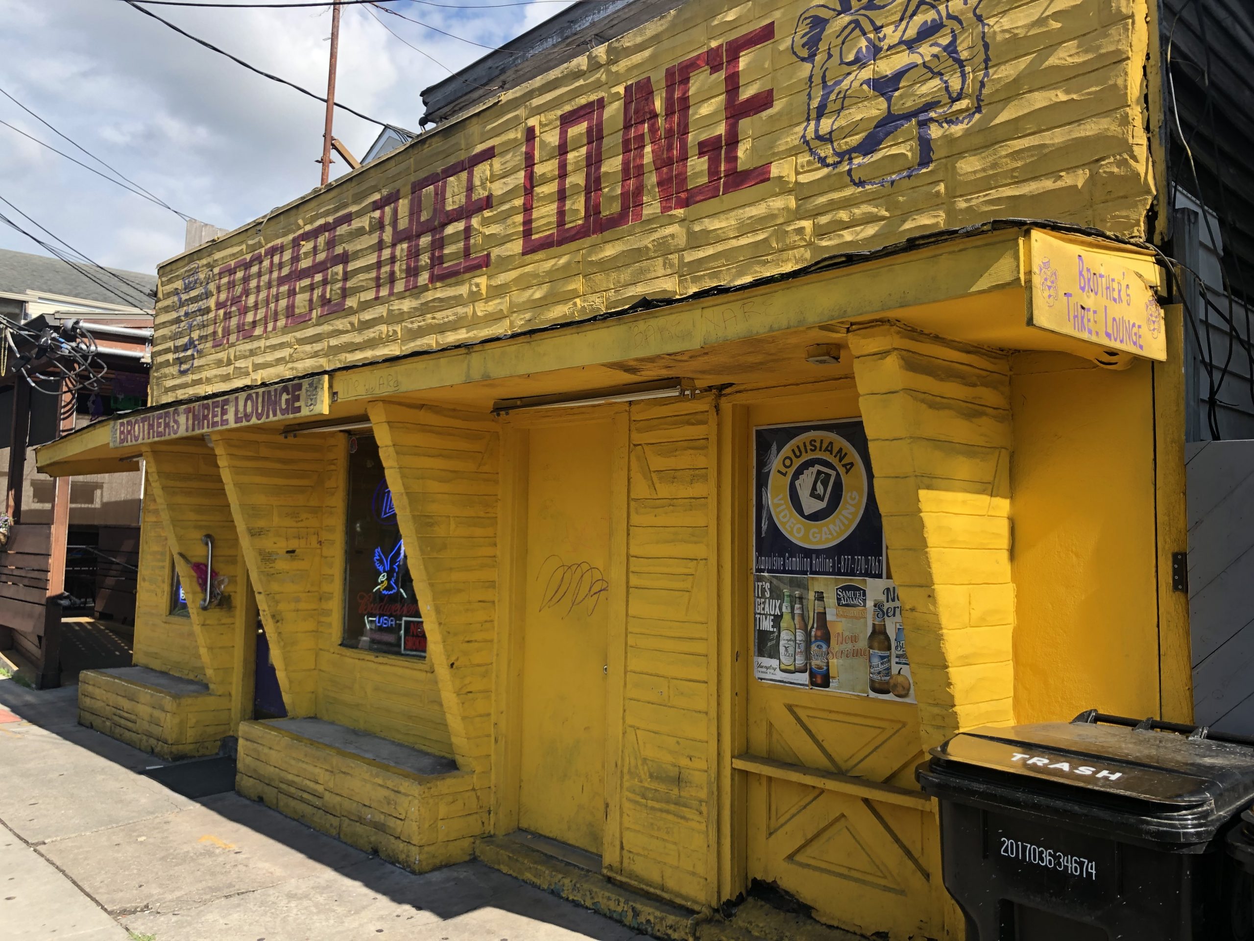 Brothers III Lounge - New Orleans Dive Bar - Exterior