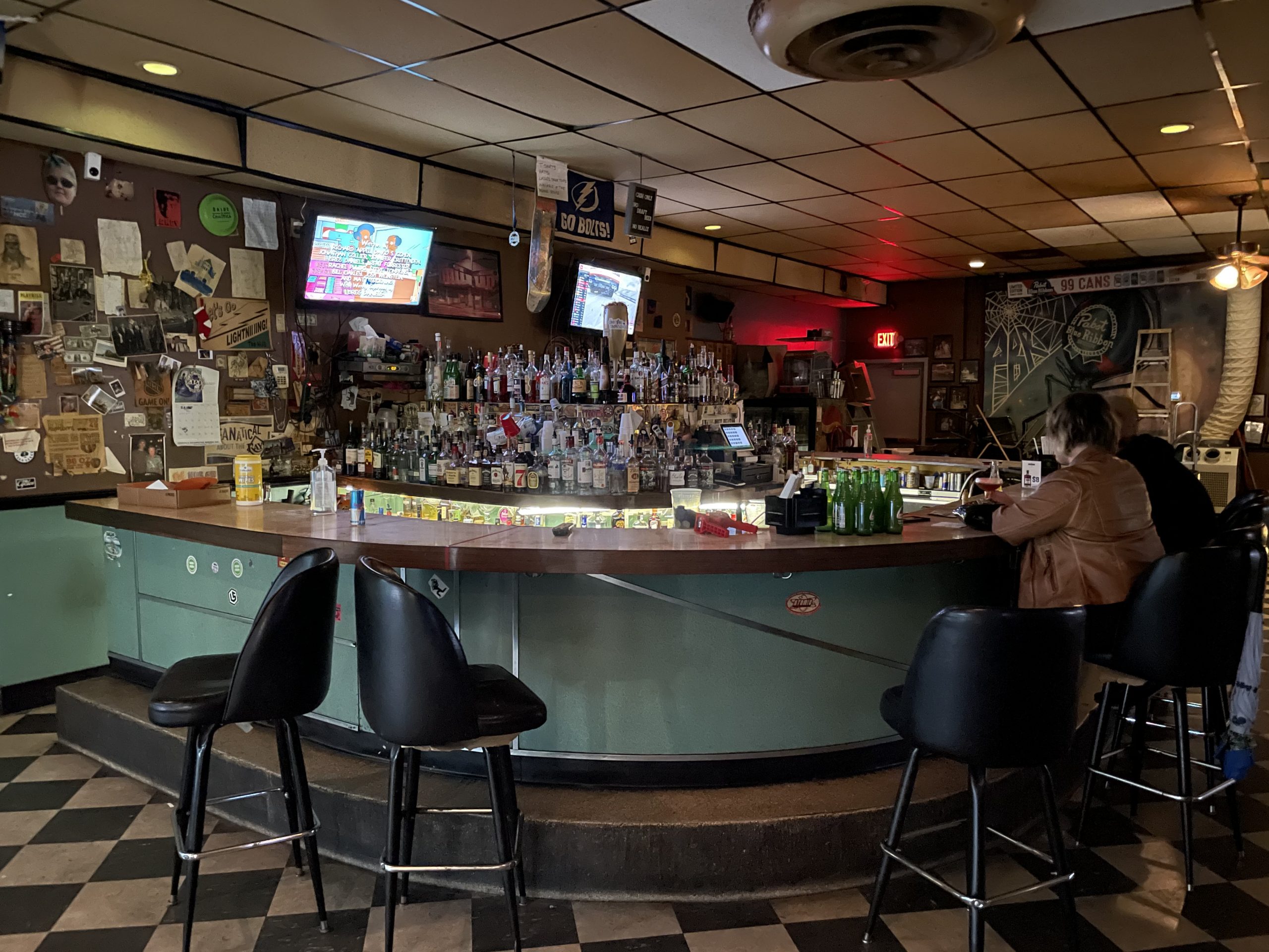 Ginger's Place - Jacksonville Dive Bar - Outside