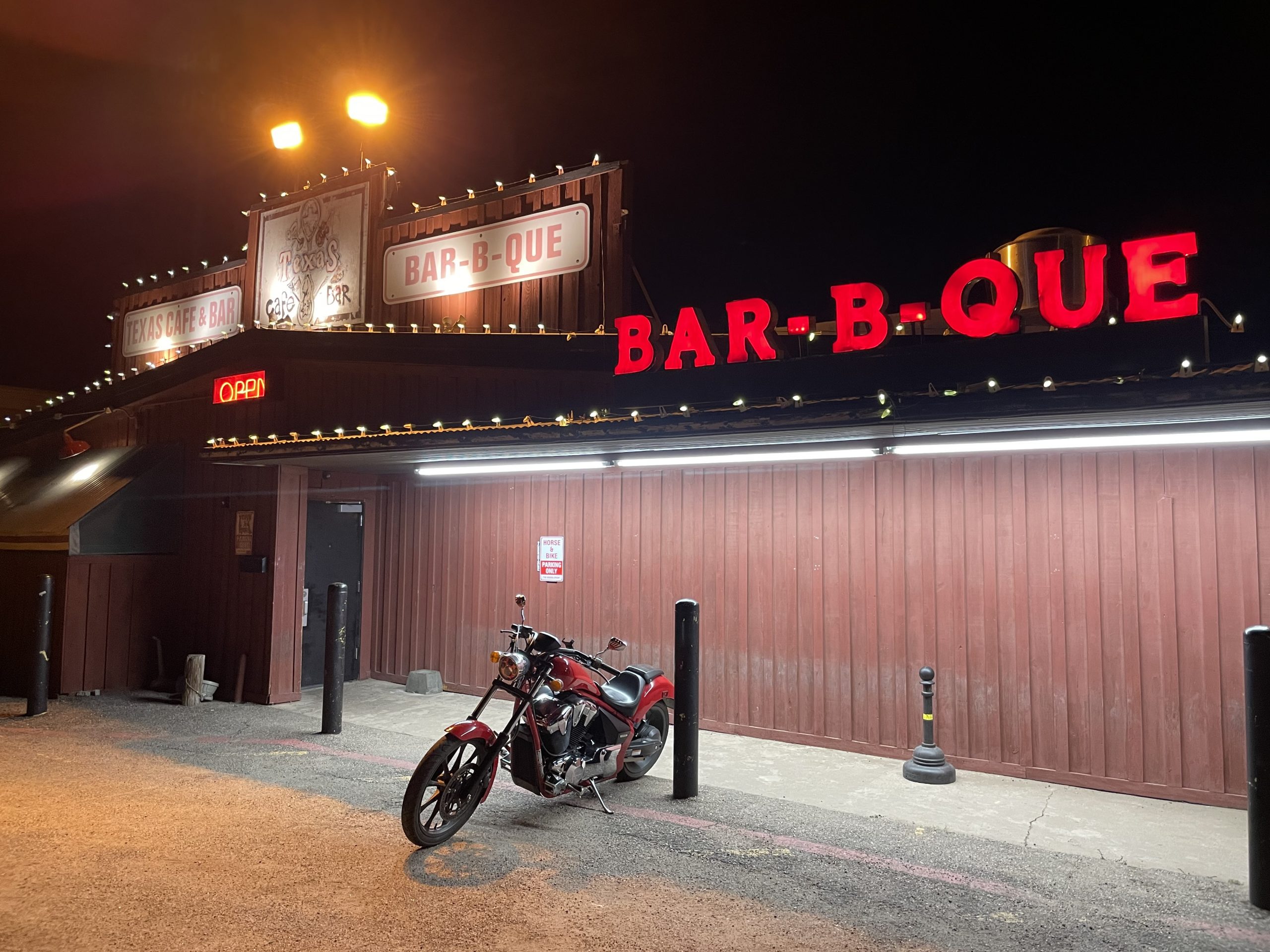 Texas Cafe & Bar - Lubbock Dive Bar Roadhouse - Outside