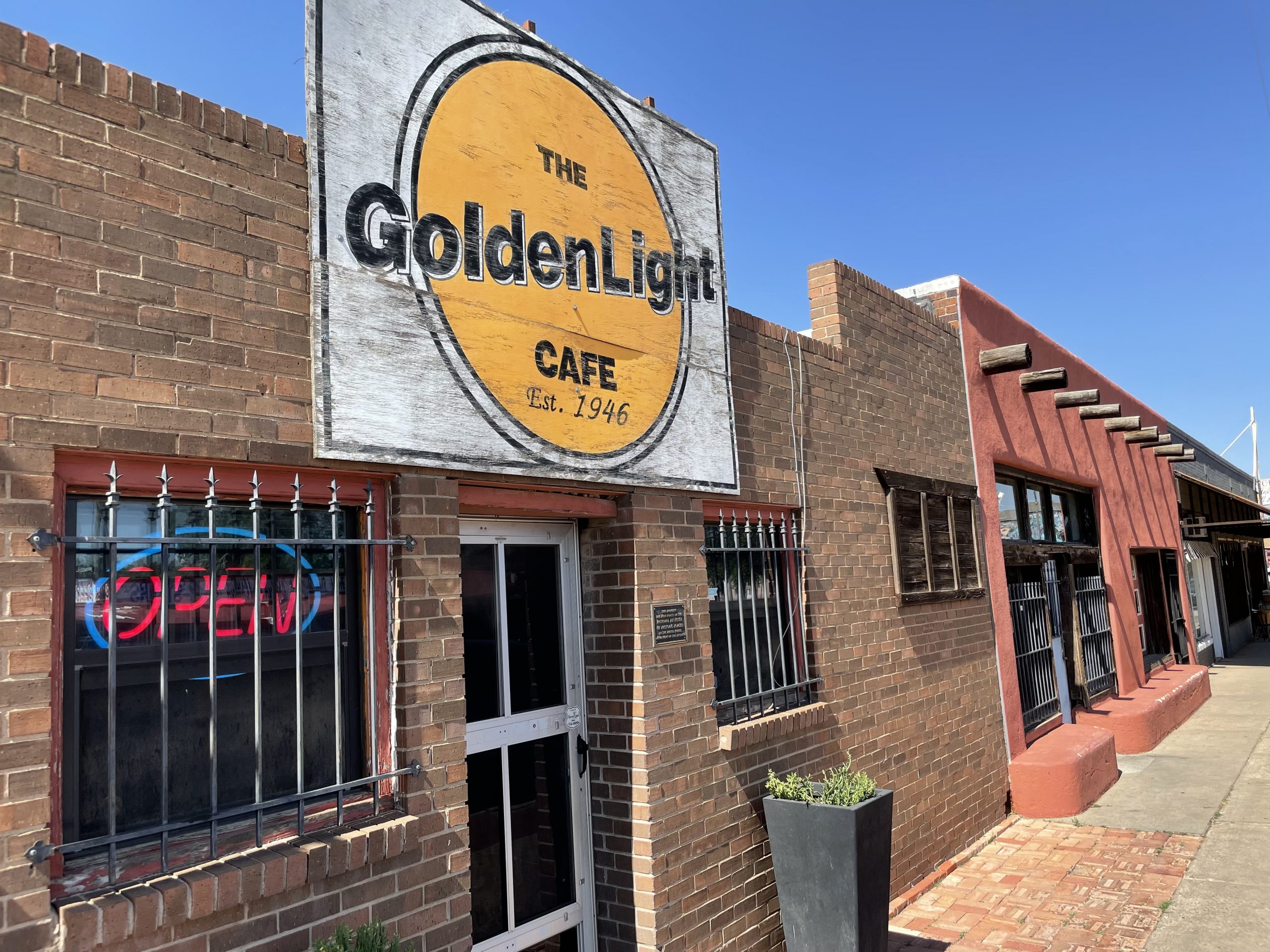 GoldenLight Cafe - Amarillo Dive Bar - Sign