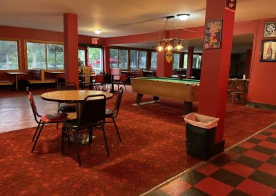 Pinehurst Inn - Indian River Dive Bar - Seating