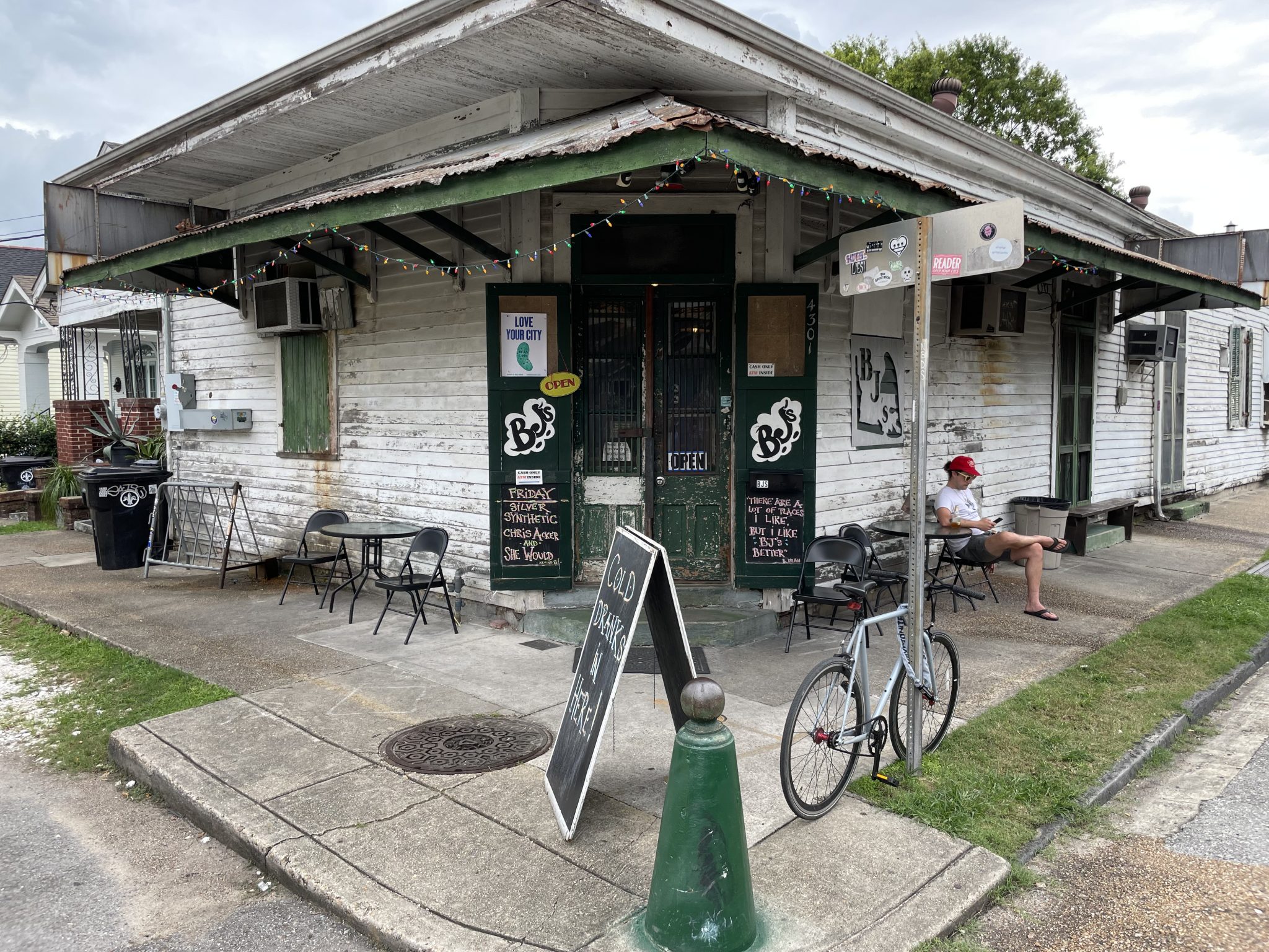 Top 5 New Orleans Dive Bars Scoundrel's Field Guide