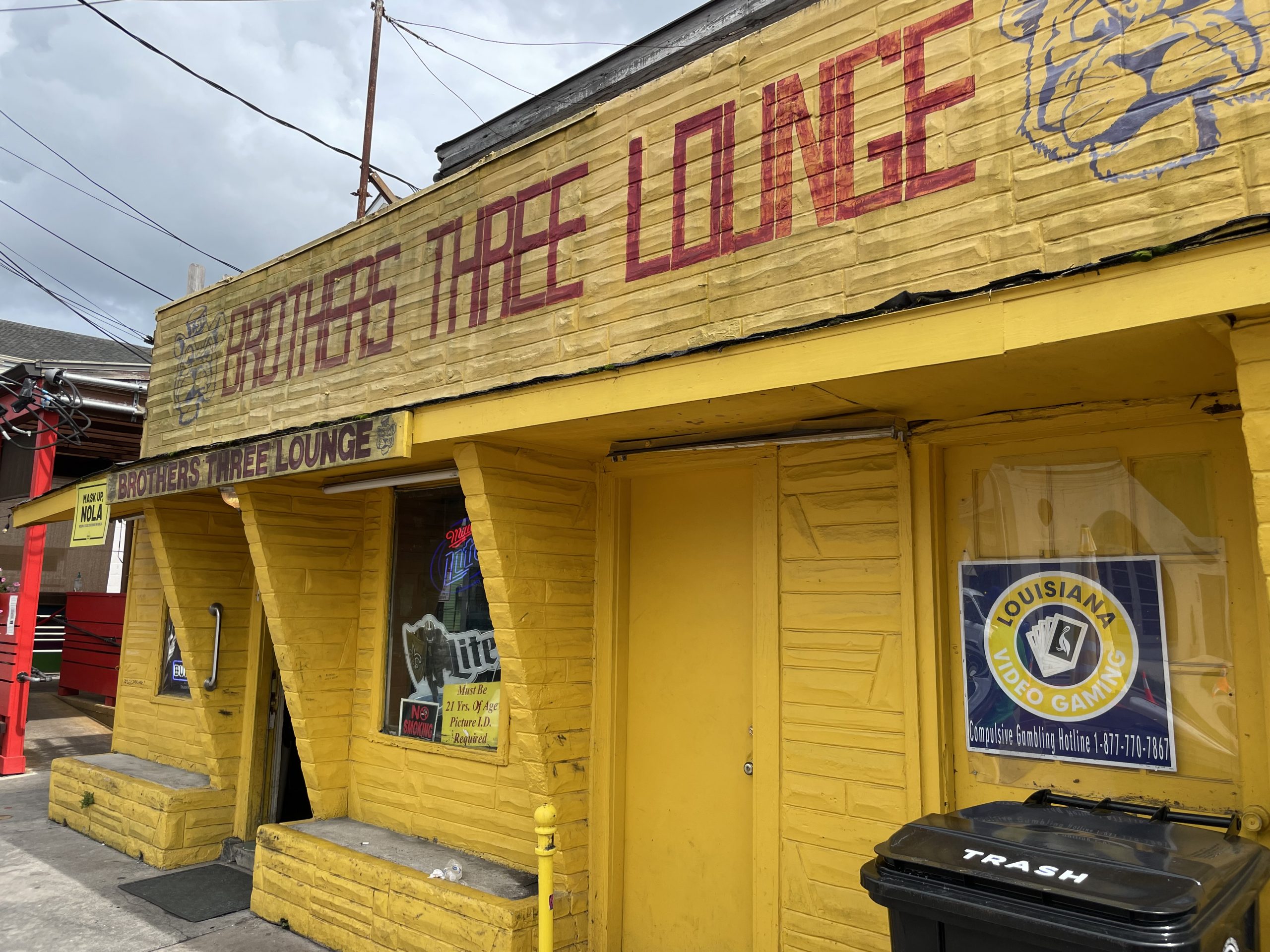 Johnnie's Glenn Avenue Grill - Columbus Dive Bar Exterior