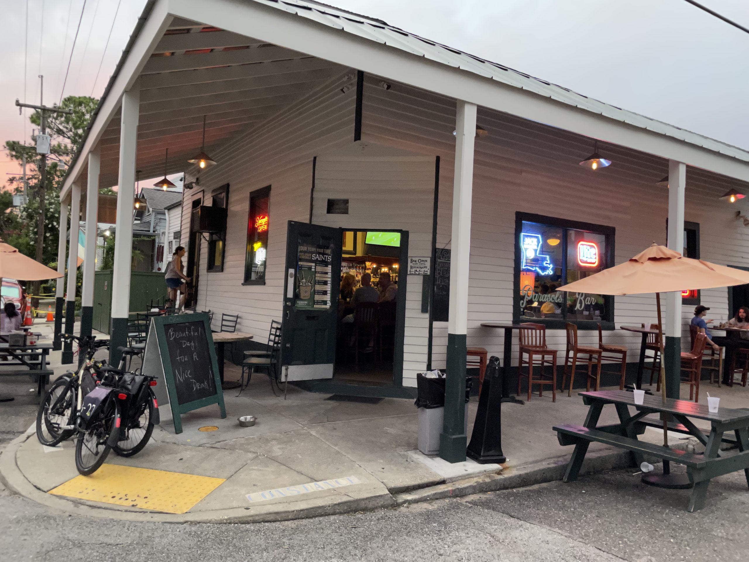 Parasol's - New Orleans Dive Bar - Front Door