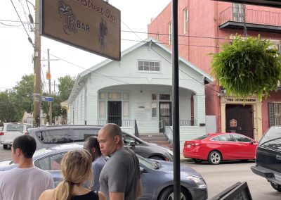 R Bar & Royal Street Inn - New Orleans Dive Bar - Sign