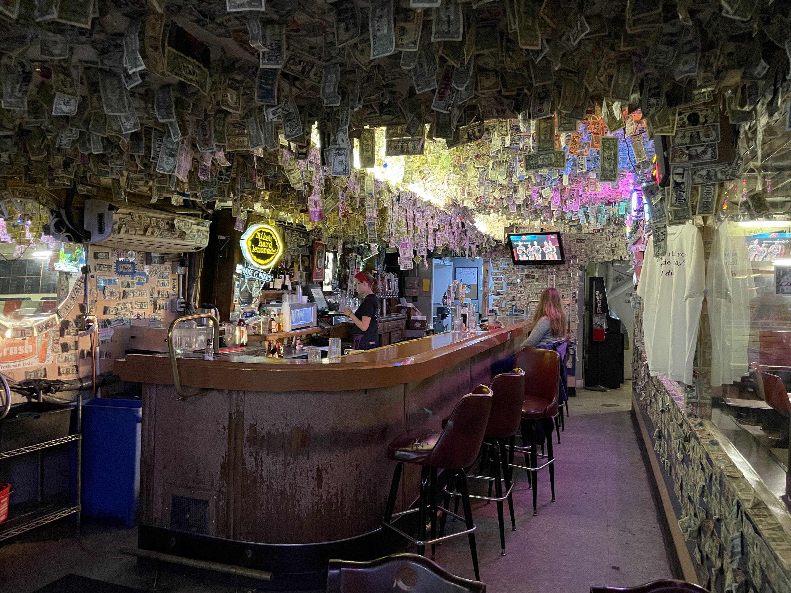 The Nook - Minneapolis St. Paul Dive Bar - Underground Bar