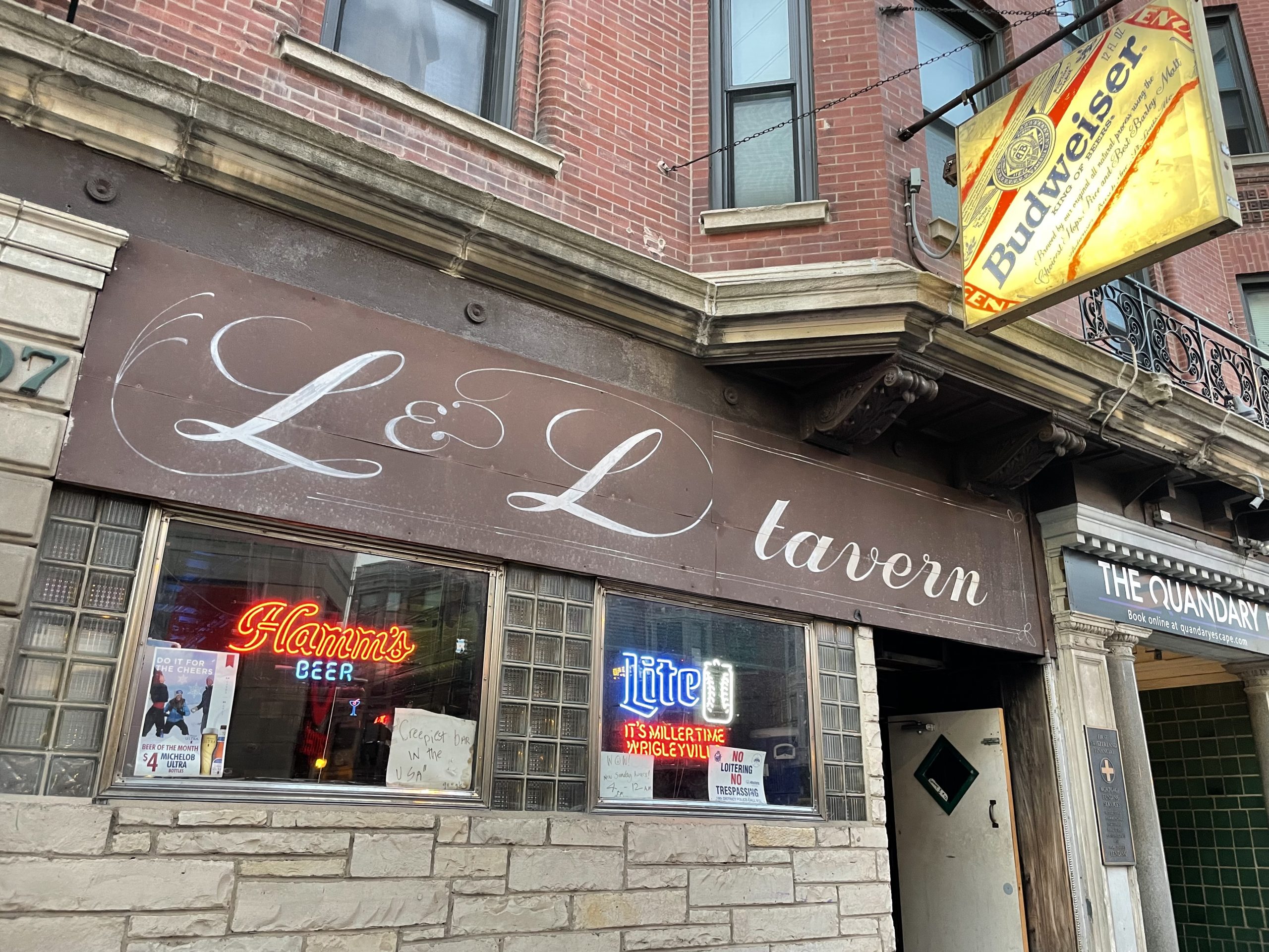 L&L Tavern - Chicago Dive Bar - Exterior