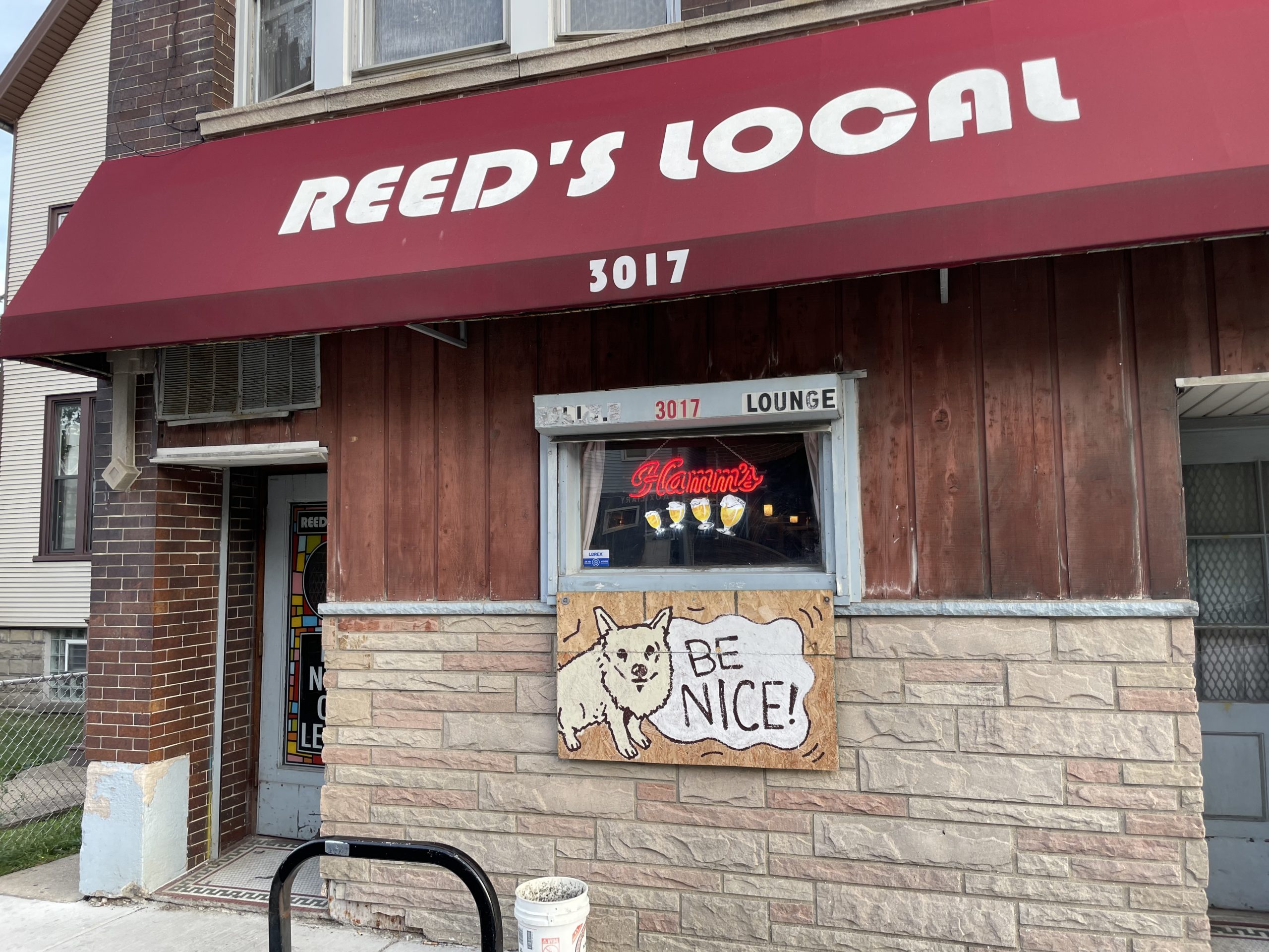 Reed's Local - Chicago Dive Bar - Exterior