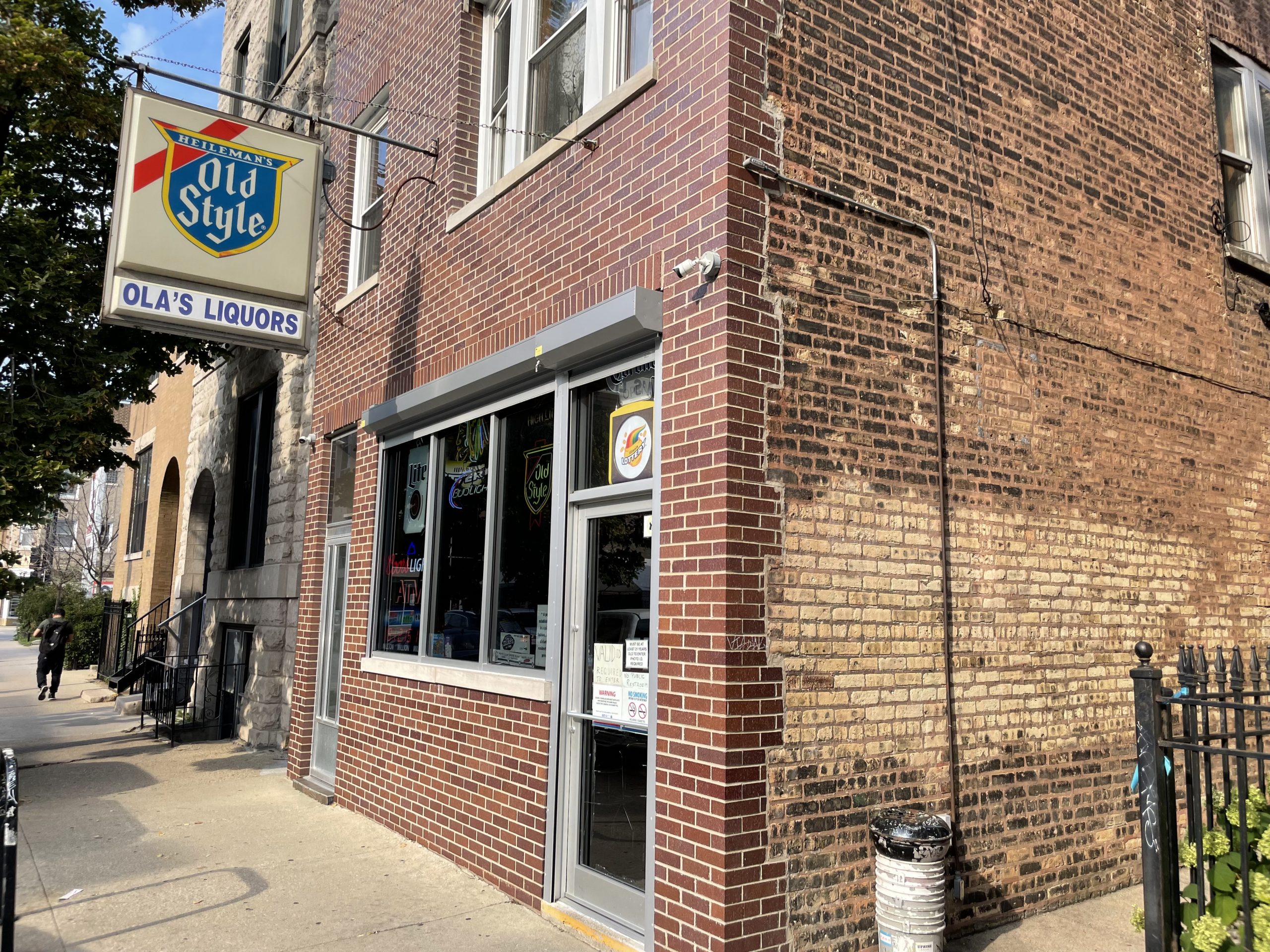 Ola's Liquors - Chicago Dive Bar - Exterior