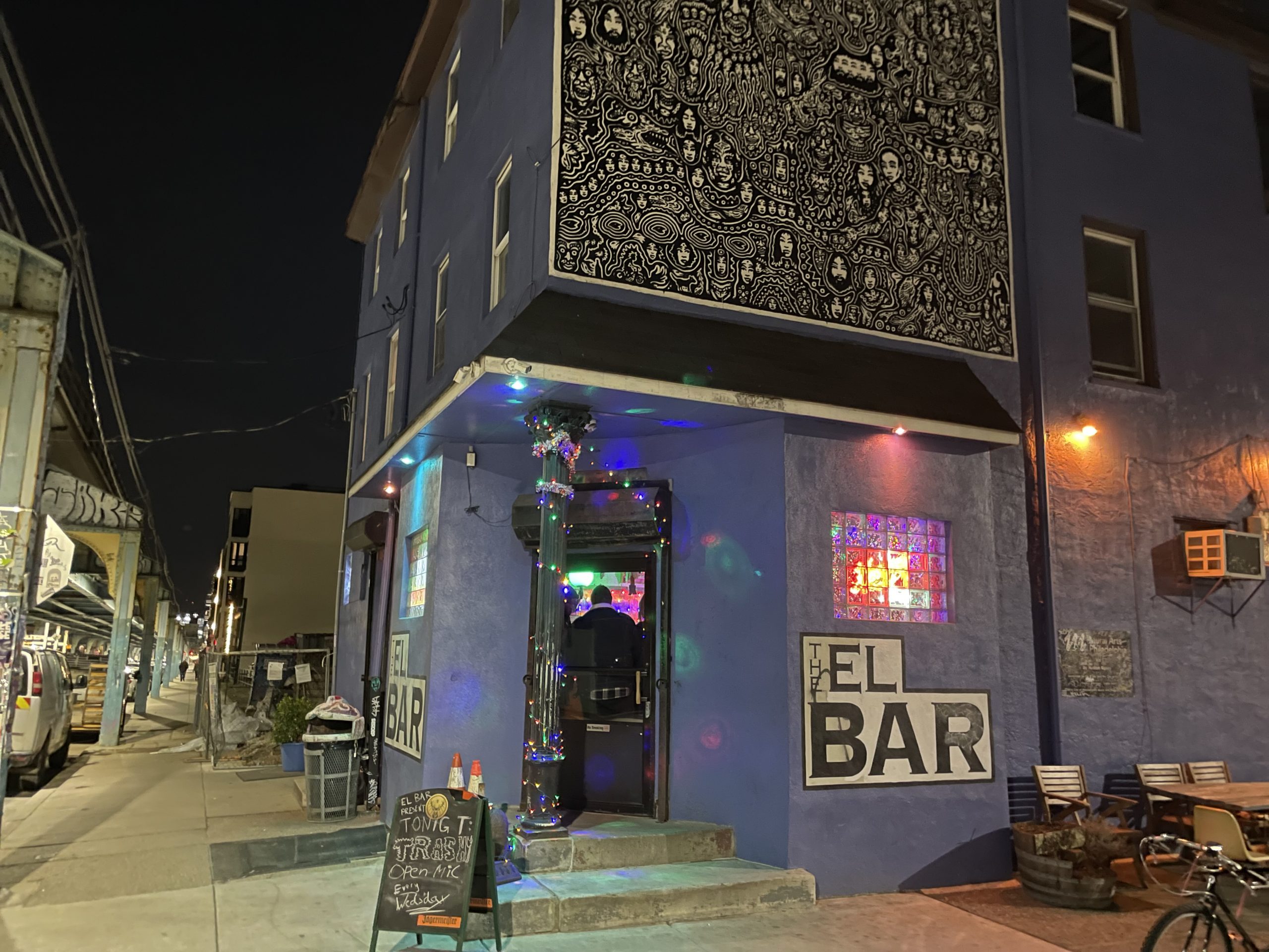 El Bar - Philadelphia Dive Bar - Outside