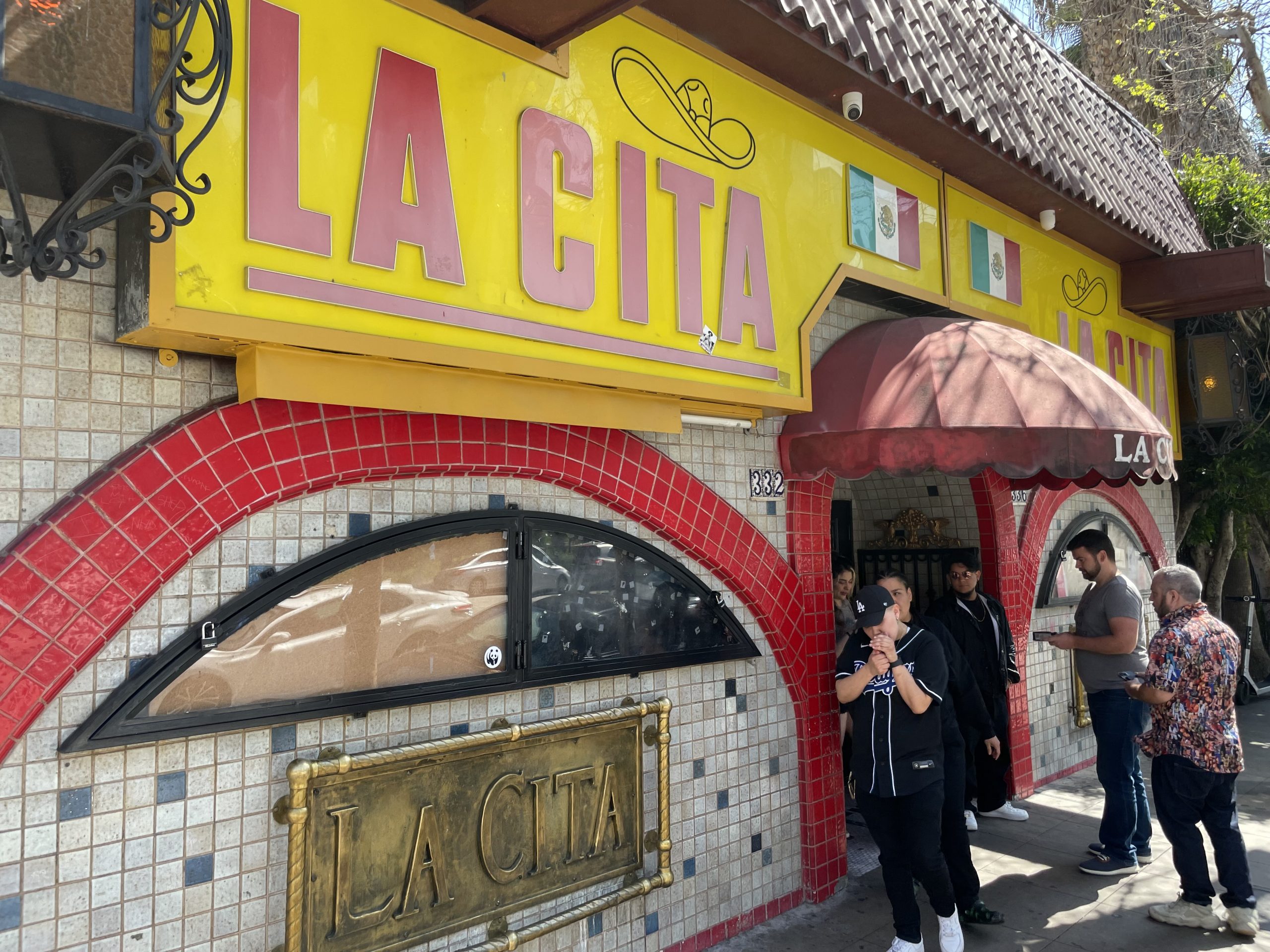 La Cita Bar - Los Angeles Dive Bar - Exterior