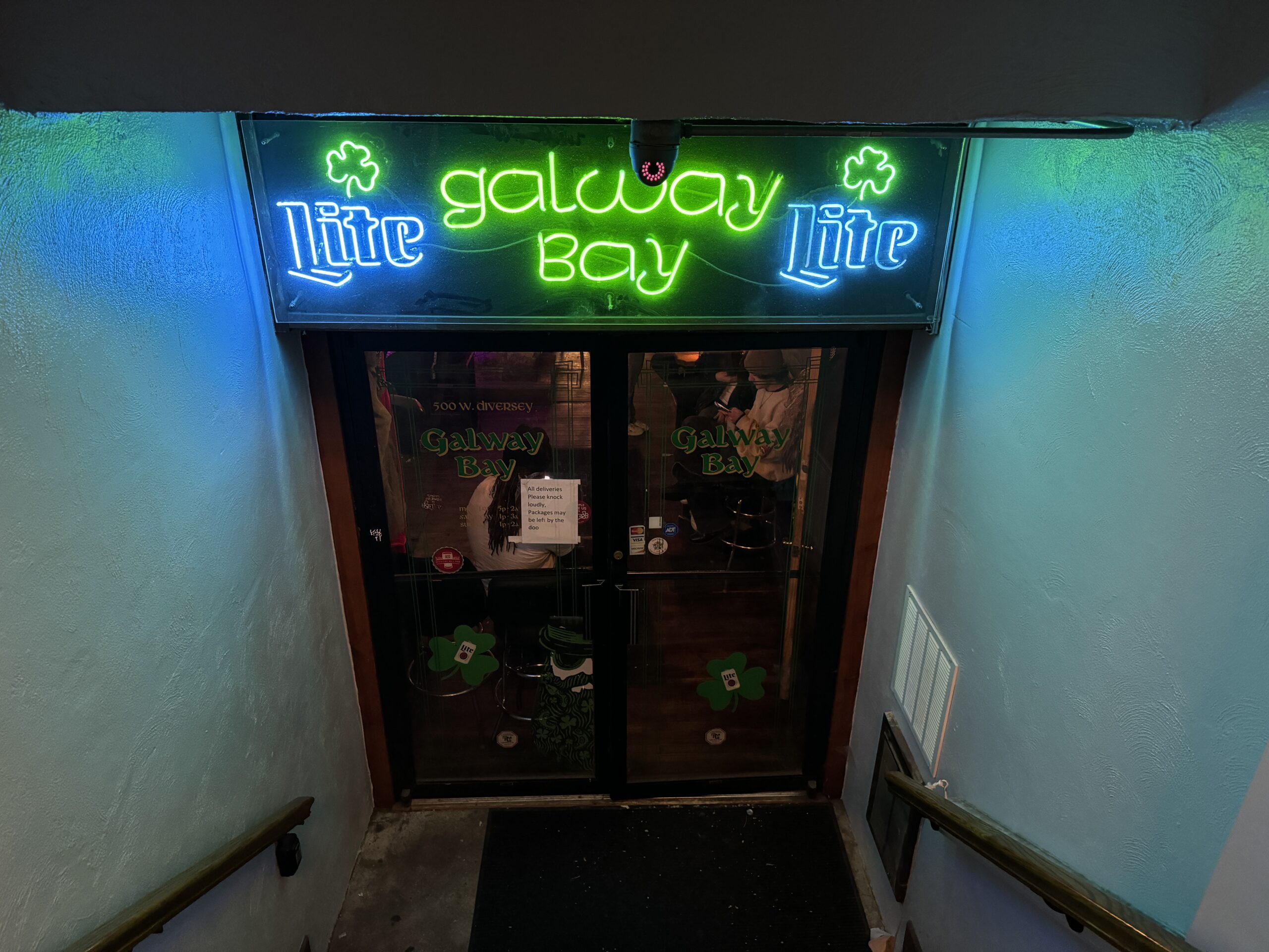 Chicago – Galway Bay (11) Galway Bay - Chicago Dive Bar - Interior