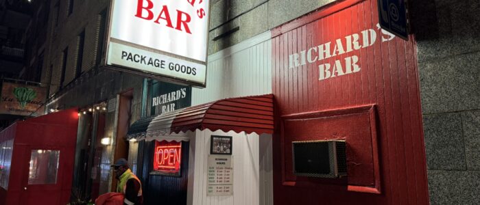 Richard's Bar - Chicago Dive Bar - Exterior