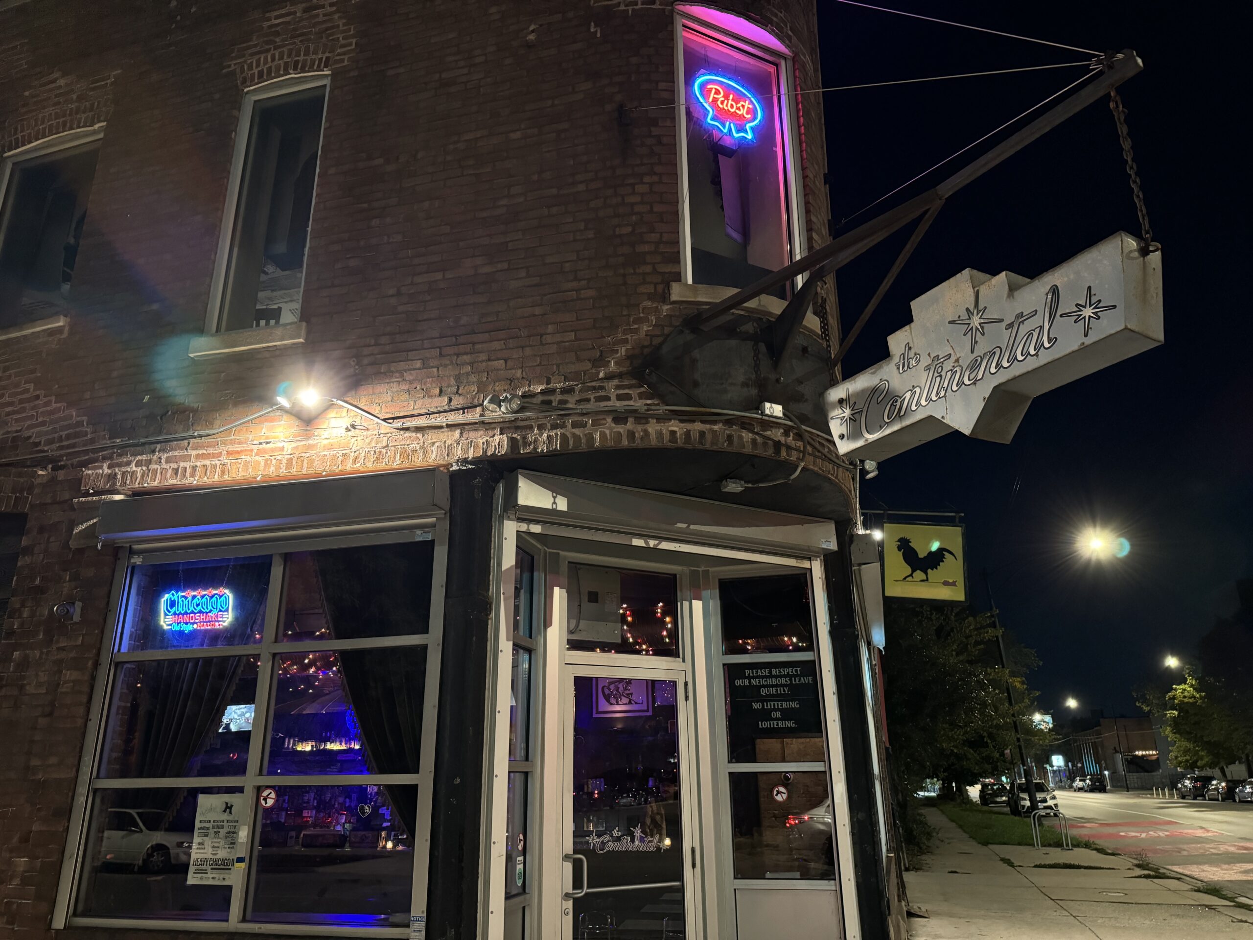 Chicago – The Continental (2) The Continental - Chicago Dive Bar - Exterior