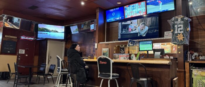 Grand Union Hotel Pub - Vancouver Dive Bar - Interior